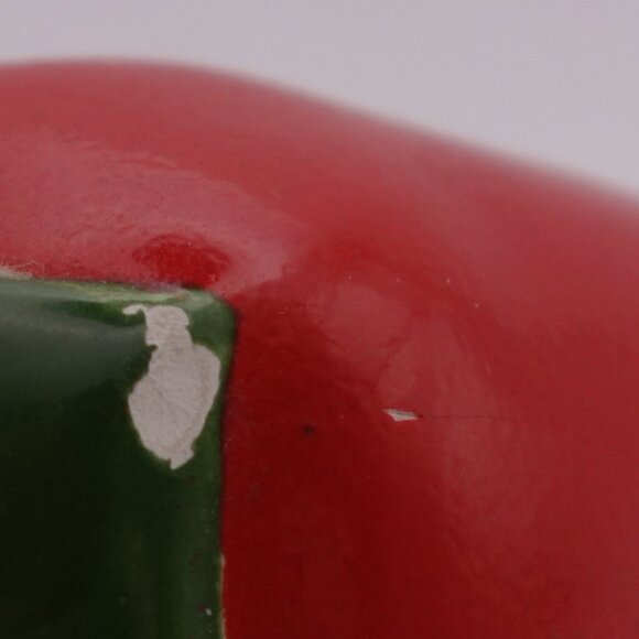 Tabasco Taiwan Ceramic Chili Pepper-Shaped Salt Shaker - Picture 7 of 11